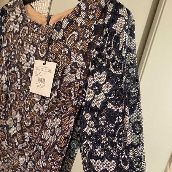 Melanie Lyne lace dress with dust cover - Picture 7 of 9